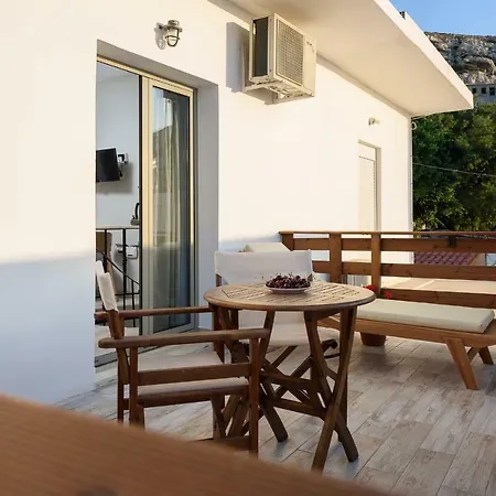 Ageliki Daire Matala